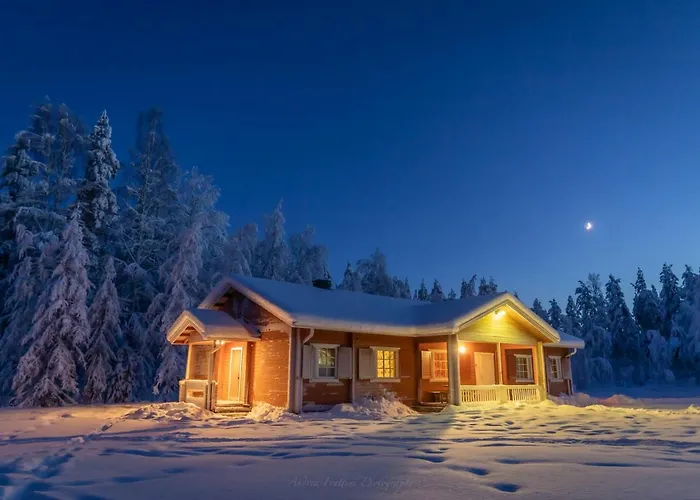 Old Pine Husky Lodge